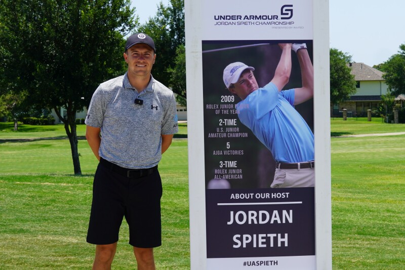 Jordan Spieth with sign 2023.png