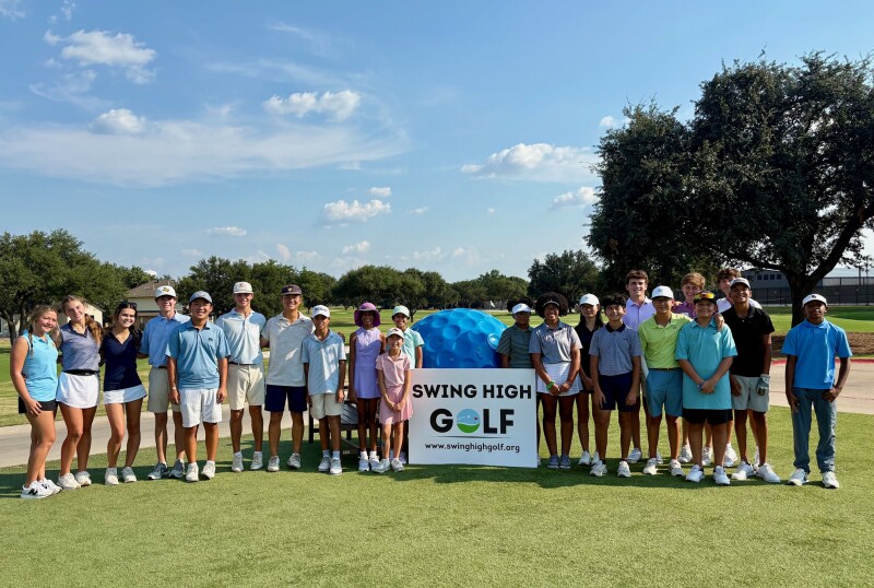 Swing High Golf juniors and mentors