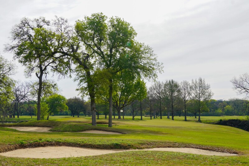 Hole with bunkers and red flag 2023 - AJGA Dallas Junior All-Star (35).jpg